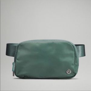 NWT lululemon everywhere belt bag